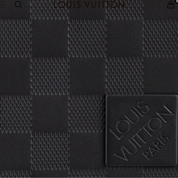 Louis Vuitton LEATHER. 👍👍MESSENGER BAG. DISTRICT PM box and dust comes with it - Picture 5 of 10